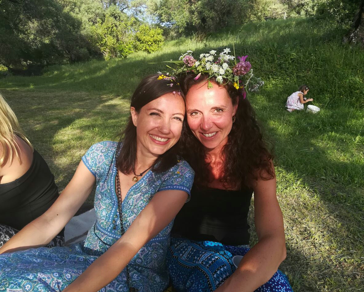 Norea (links im Foto) mit Tanja im Honigtal/Korfu