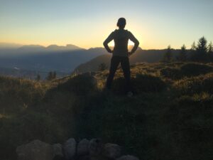 Am Berg lässt sich ein herrlicher Sonnenuntergang genießen