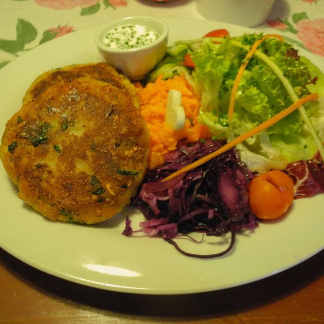 Lieblingsrezept des Sommers: Kaspressknödel aus den Tiroler Bergen