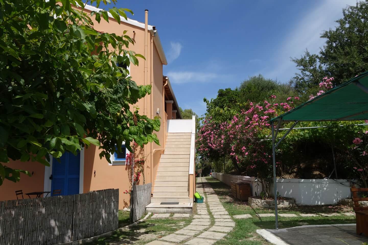 Treppenaufgang zur Wohnung