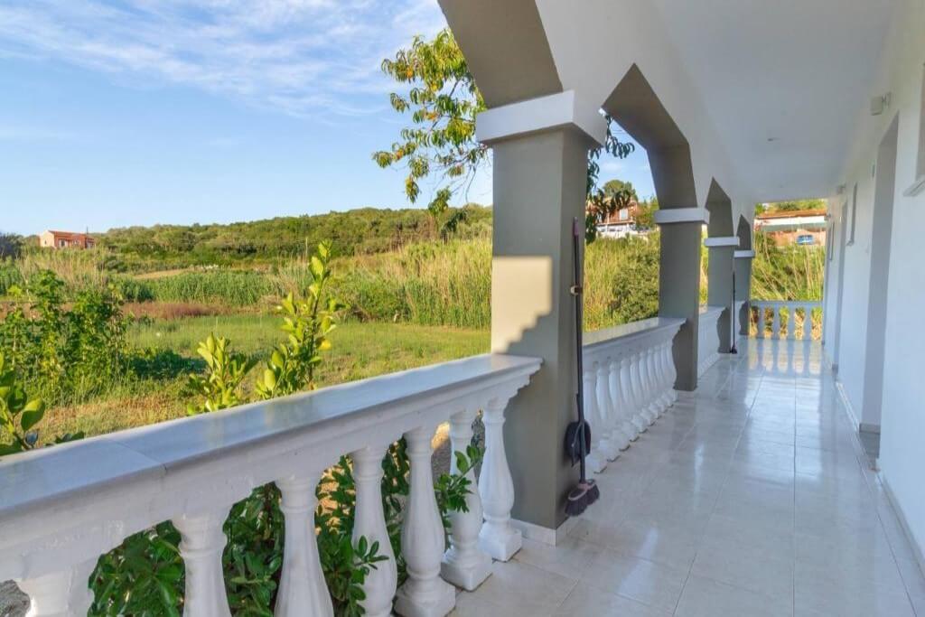 Veranda zu den Studios