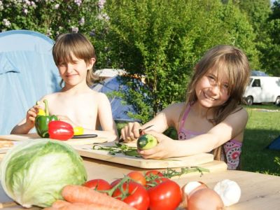 klettern familie camping urlaub franken aktiv freibad zelt gemeinschaft kochen essen kueche