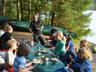 kanu als tisch familienurlaub schweden