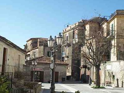 Piazza in Santa Maria im Cilento.