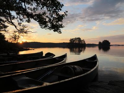 abendaemmerung am see familienreise schweden