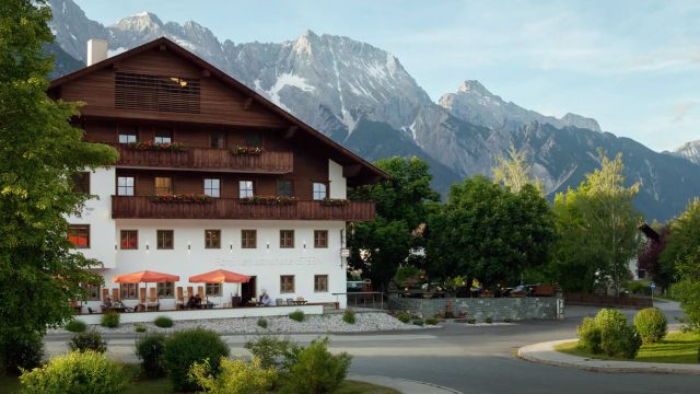 kind familie landhotel stern tirol familienurlaub ansicht sommer