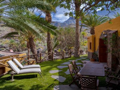Villa im Öko-Hotel auf Gran Canaria mit Terrasse und Palmen