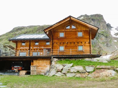Orestes H�tte: �kologisch-nachhaltige Bergh�tte