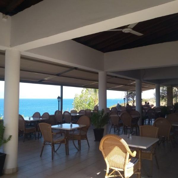 Yoga-Reise und Retreat-Urlaub am Strand auf Zypern