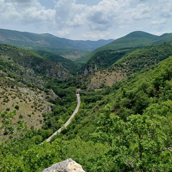 Eselwandern in den Abruzzen: Trekking-Abenteuer in Italien