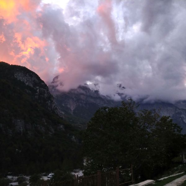 Bergwandern in den Albanischen Alpen 