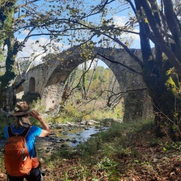 Wandern im verborgenen Zagoria-Tal in Albaniens Sden