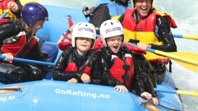 Abenteuerurlaub für Familien in Norwegen mit Rafting 