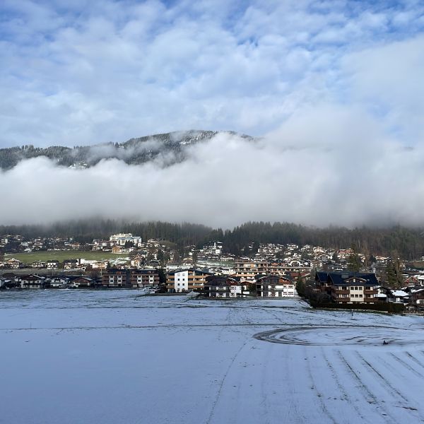 Familien-Winterurlaub ber Silvester in Tirol: Schneevergngen Kitzbheler Alpen