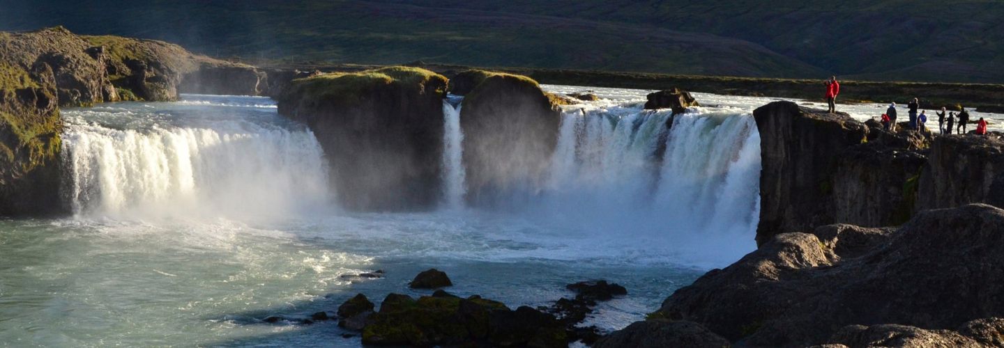 Island Urlaub Reisen Wasserfall