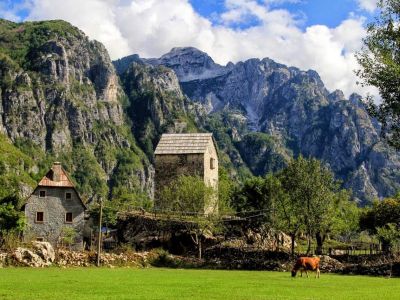 Huser Tal Albanien Wandern