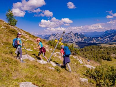 Wandern in den Bergen mit Kindern in sterreich