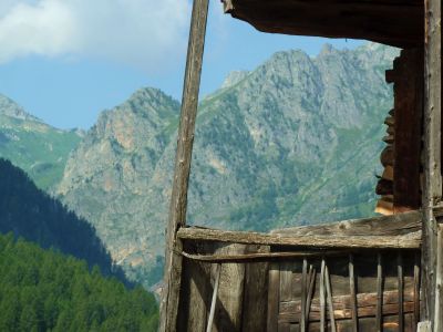 Wandern auf Hochgebirgswegen im Piemont