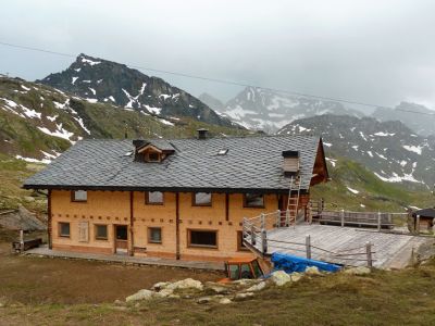 Etappenunterkunft Rifugio Orestes Hütte bei Bergwandern im Aostatal