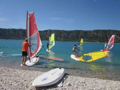 aktivurlaub fuer familien frankreich baden surfen teenager