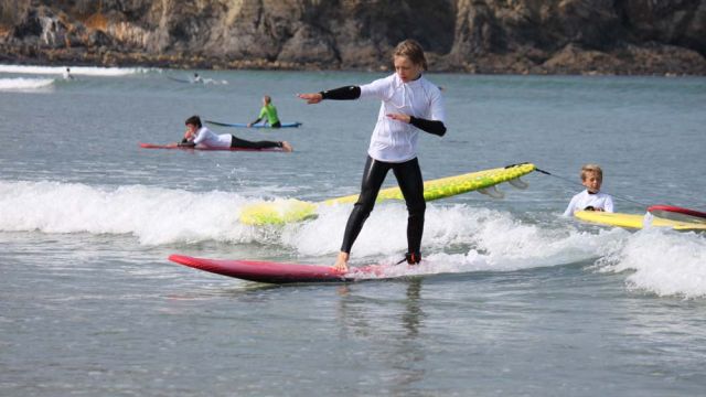 Surfkurs Wellenreiten Junge Bretagne