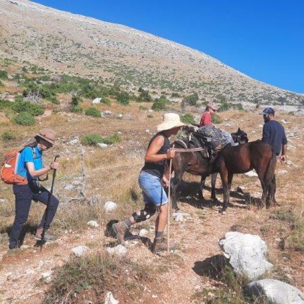 Wandern im verborgenen Zagoria-Tal in Albaniens Sden
