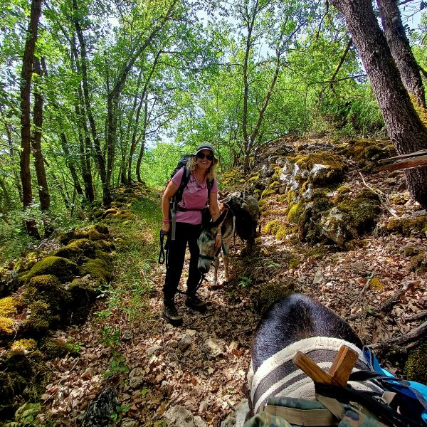 Eselwandern in den Abruzzen: Trekking-Abenteuer in Italien