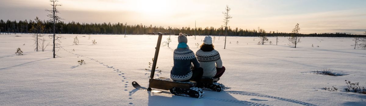 finnland urlaub winter zugefrorener see
