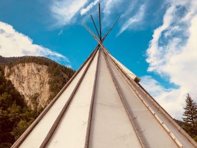 erlebnisurlaub im tipi dorf