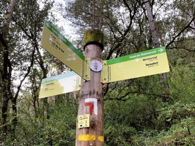 ausgeschilderte wanderweg katalanische pyrenen 