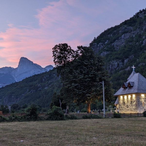 Bergwandern in den Albanischen Alpen 