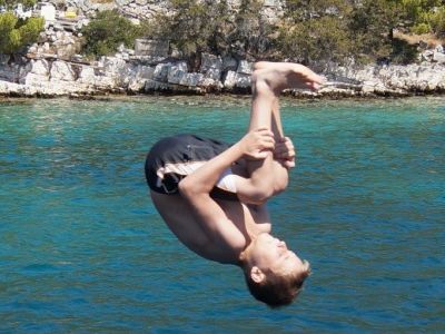 Segeltörn für Familien Ionische Inseln Sprung Kids