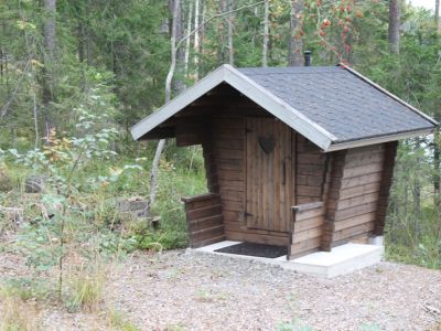 Toilettenhäuschen bei Haus Savo in Südfinnland