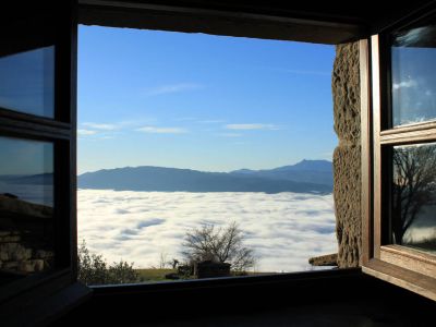 blick aus dem fenster am morgen ber Wolken