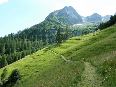 Höhenweg Walserweg im Aostatal in den italienischen Alpen