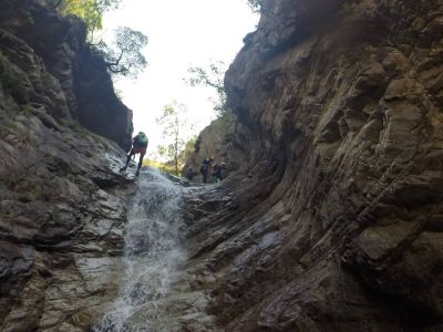 korsika canyoning schlucht