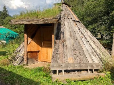 Wildniscamp mit Kindern Tipidorf