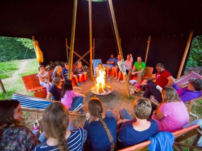 klettern familie camping urlaub franken aktiv freibad zelt gemeinschaft kochen essen kueche lagerfeuer tipi