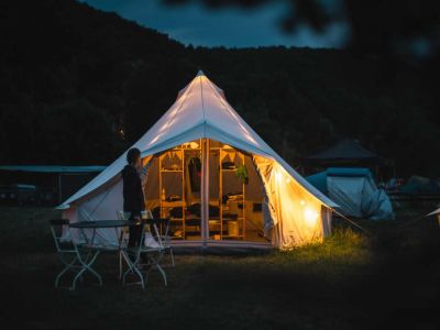 abendstimmung auf dem zeltplatz familienurlaub