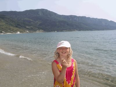 Mädchen Korfu Sommerurlaub Segeln Eis