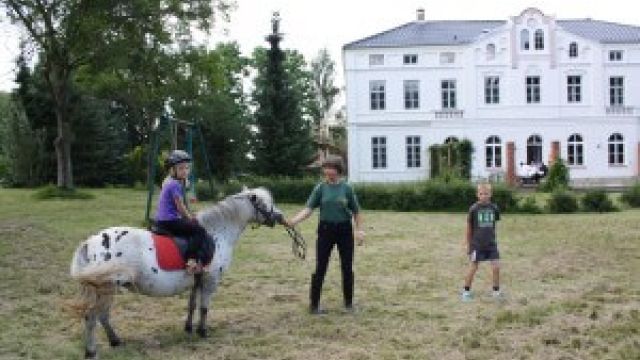 Familienurlaub im mecklenburgischen Schloss Marienhof