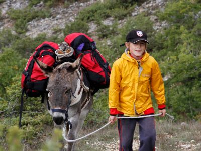 abruzzen regionalpark junge mit esel