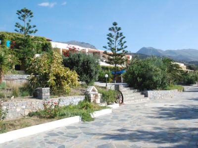 Hotel Souda Mare Kreta Eingang Berge