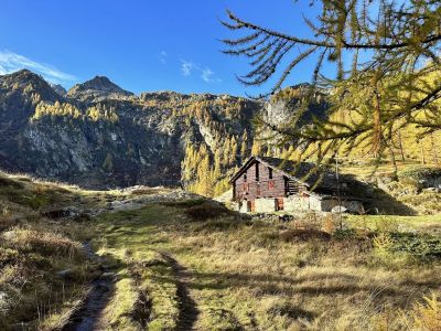 Berge, Almen, H�tten im Tal Sesia