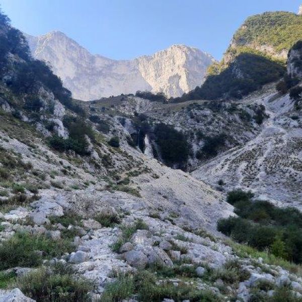 Wandern im verborgenen Zagoria-Tal in Albaniens Sden