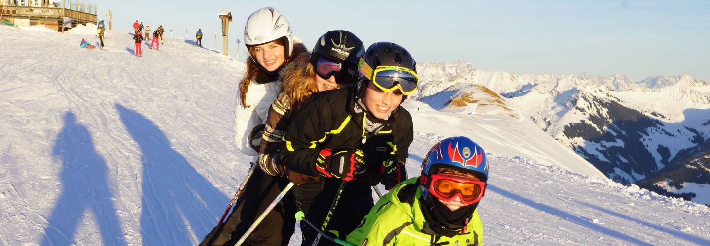 Familien Skiurlaub Gruppe Kleinwalsertal