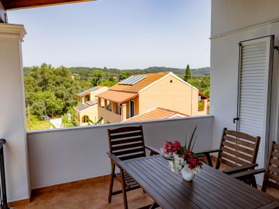 Balkon Lefko blickt zum Honigtal