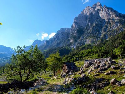 Panorama Wanderreise Albanien Gepcktransport