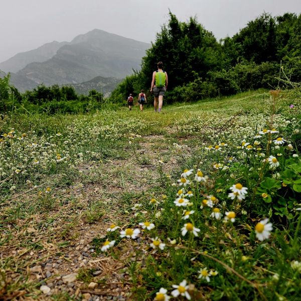 Wandern im verborgenen Zagoria-Tal in Albaniens Sden