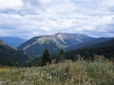 bergwandern in montenegro ohne gepck